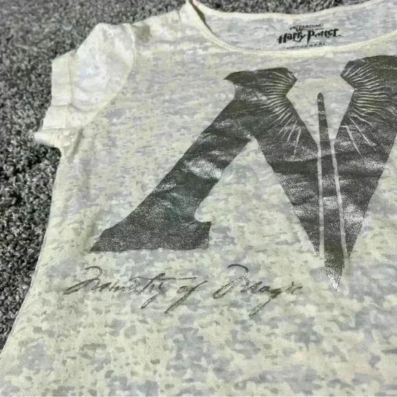 THE WIZARDING WORLD OF HARRY POTTER Ministry Of Magic Cream Burnout Tee Size S - Picture 3 of 8